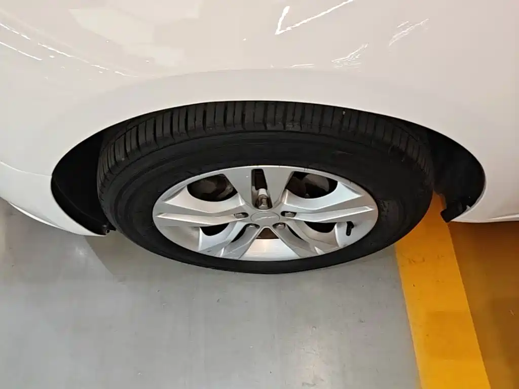 Chevrolet Cruze — миниатюра 23