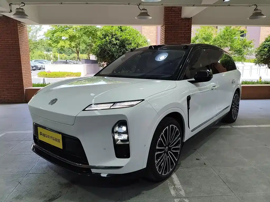 NIO ES8