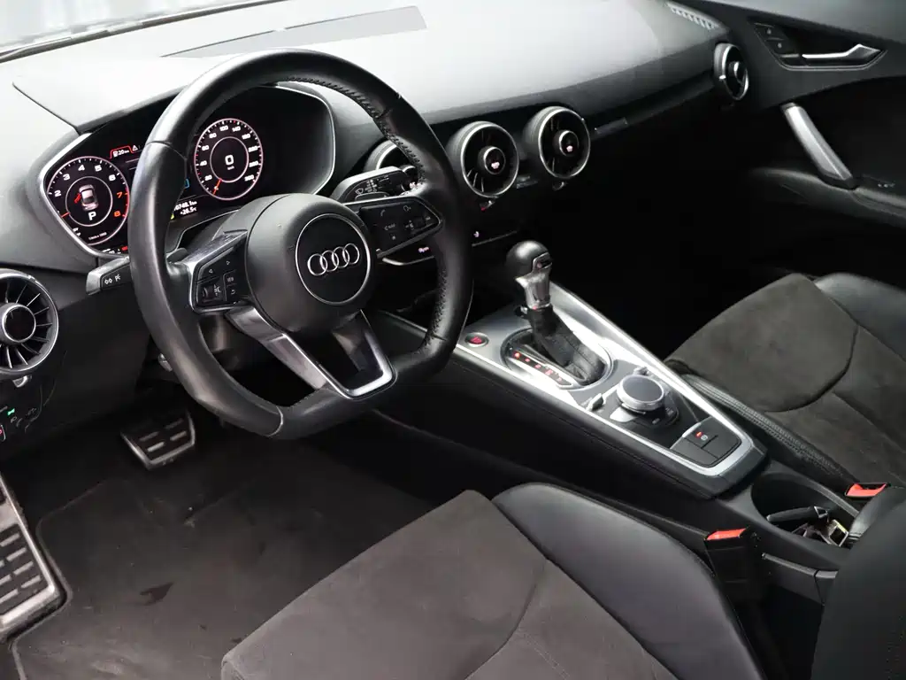 Audi TT TT Coupe 45 TFSI, фото 9