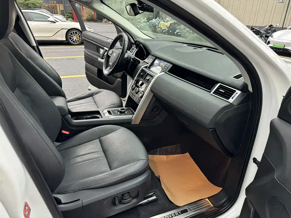 Land Rover Discovery Sport — миниатюра 12