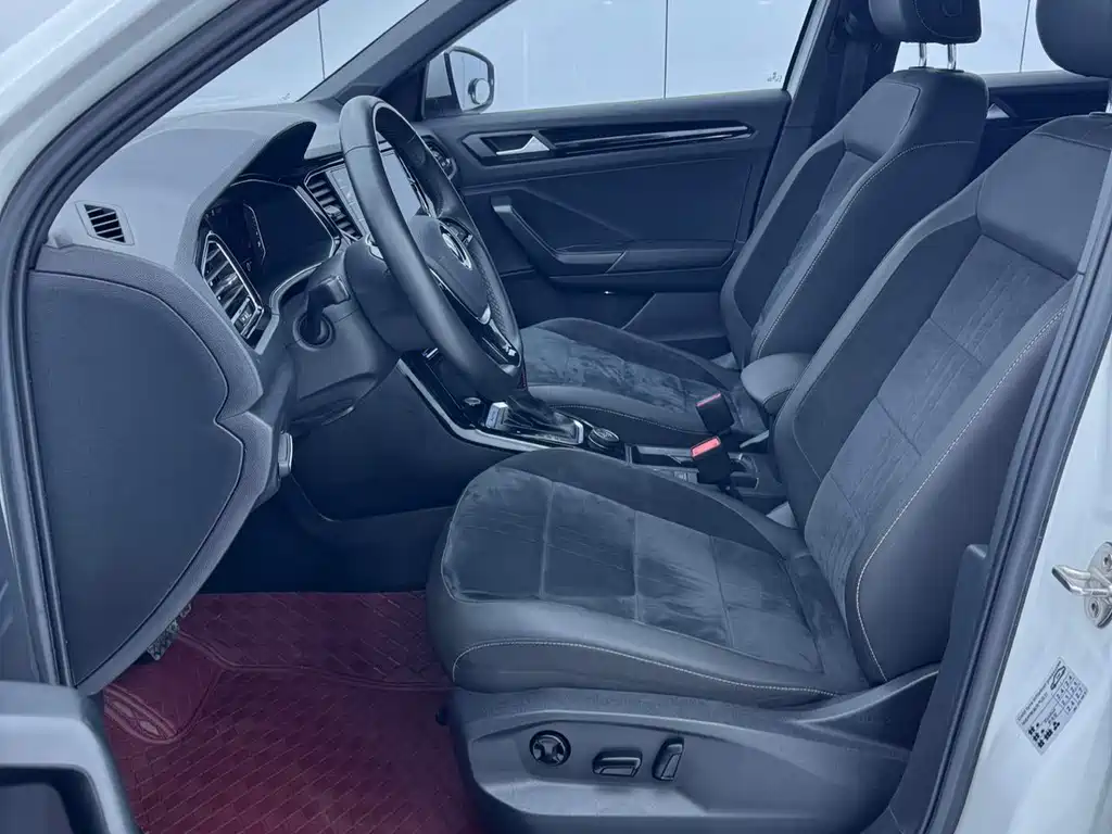 Volkswagen T-Roc — миниатюра 7