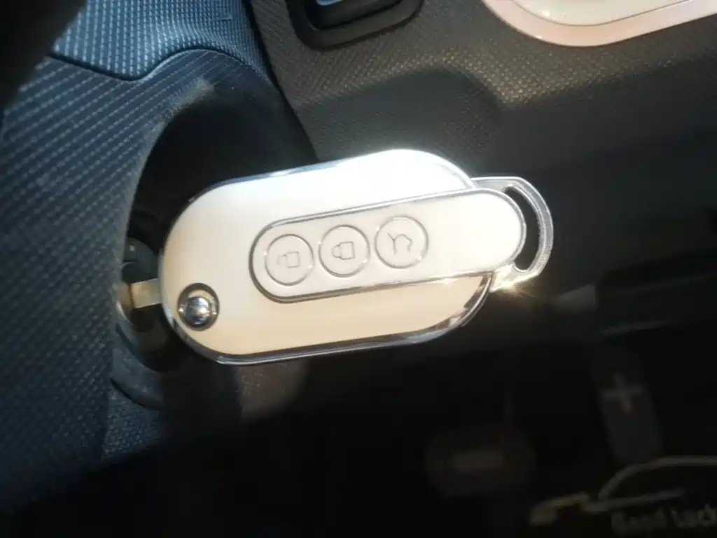 Wuling MINIEV — миниатюра 9