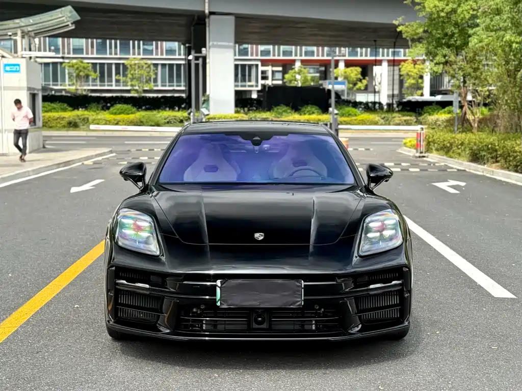 Porsche Panamera Hybrid 2025