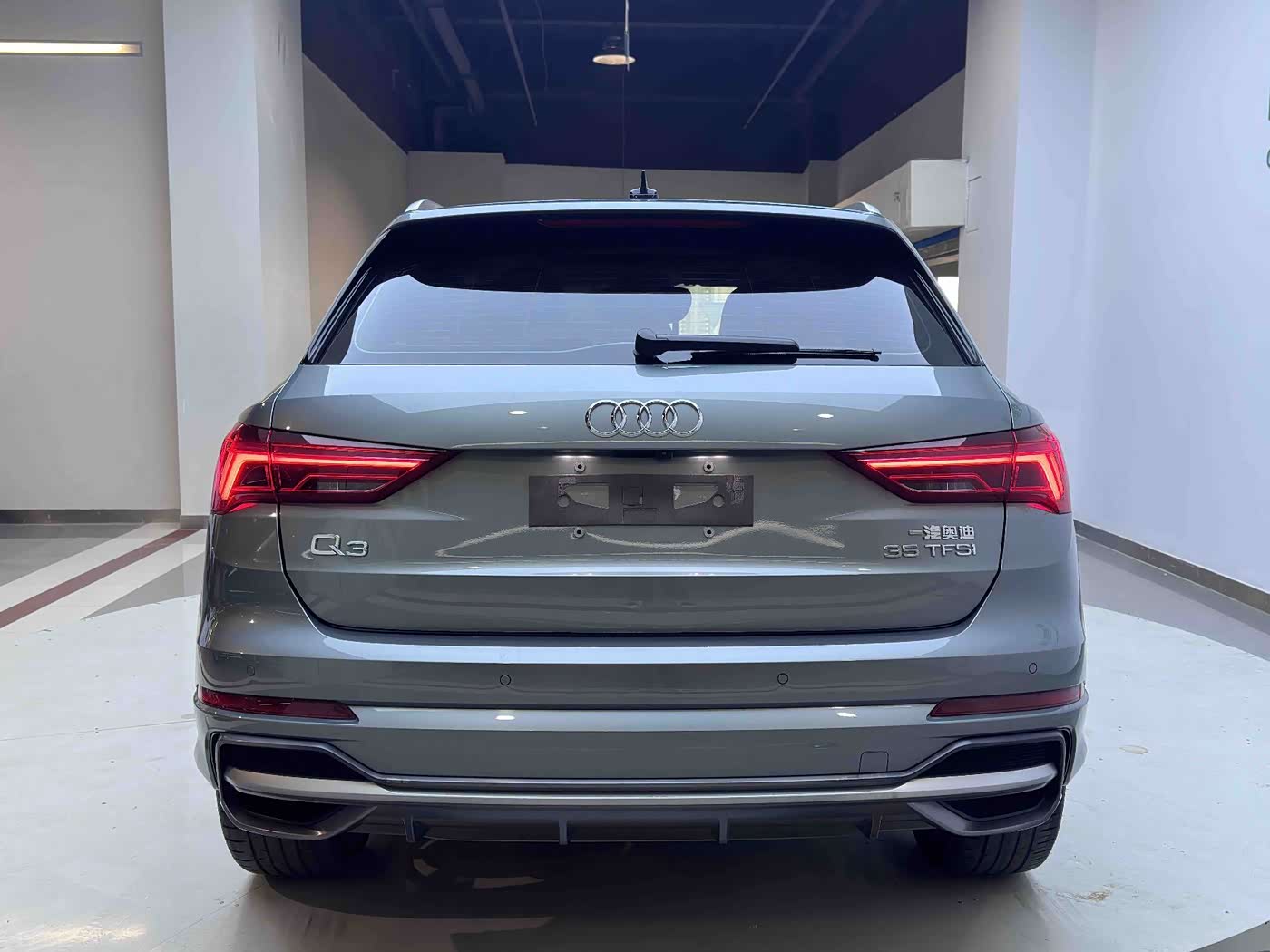 Audi Q3 1.4 л 2023 г. Зелёный, пробег 31000 км