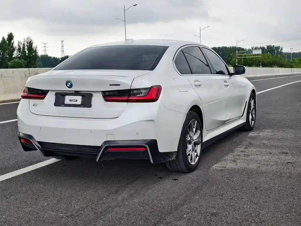 BMW i3 — миниатюра 9