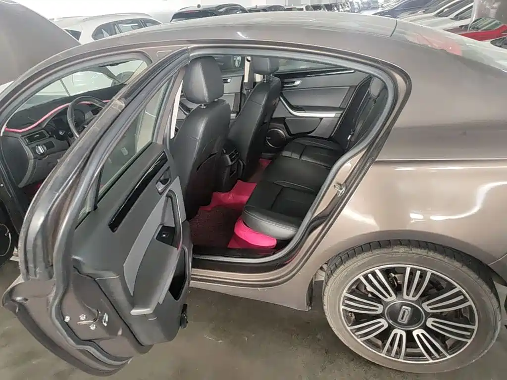 Qoros Qoros 3 — миниатюра 19