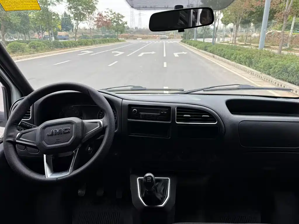 JMC Tesla — миниатюра 9