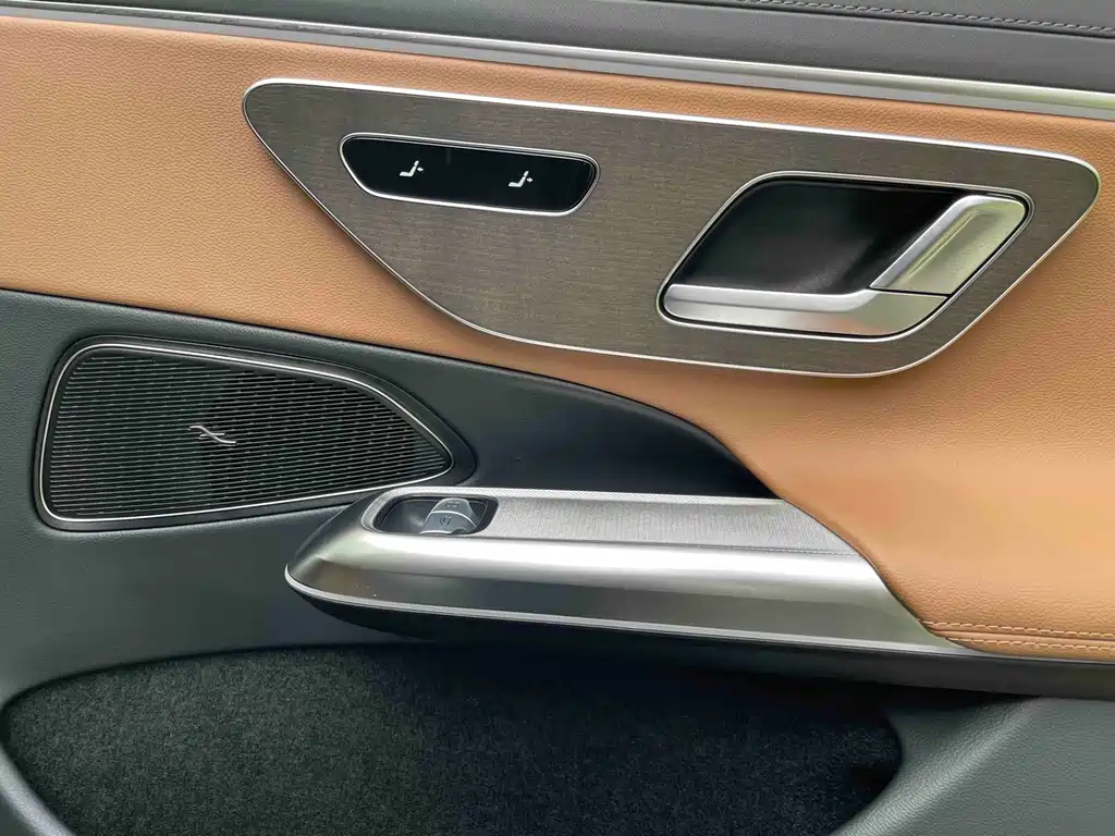 Mercedes-Benz E-Class New Energy — миниатюра 12