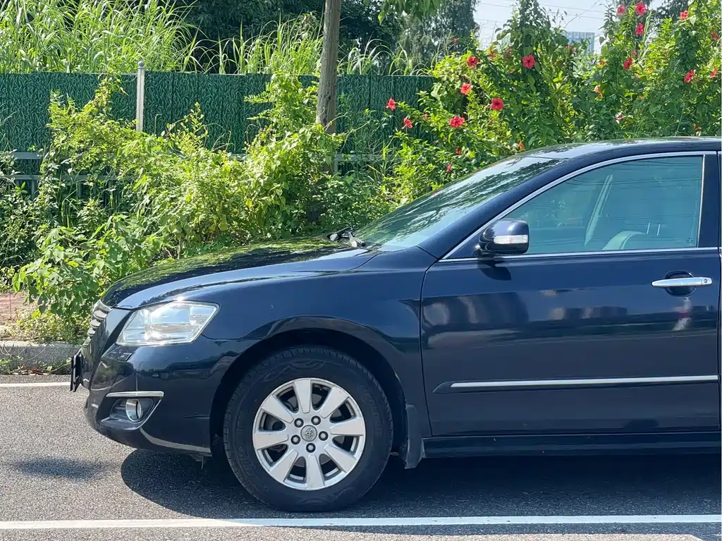 Toyota Camry — миниатюра 5