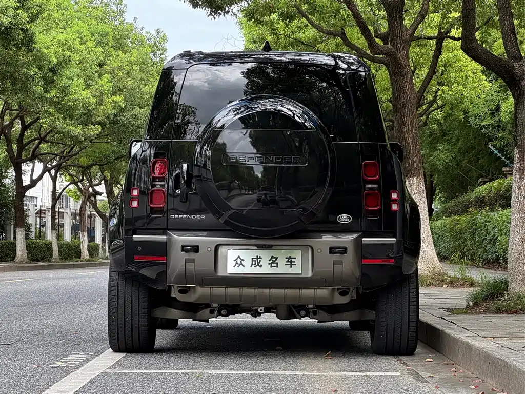 Land Rover Defender — миниатюра 5
