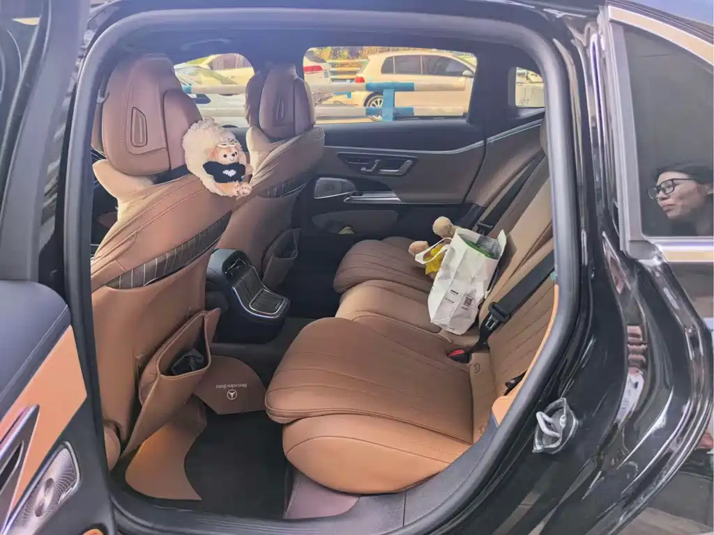 Mercedes-Benz E-Class — миниатюра 3