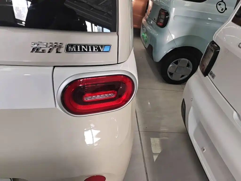 Wuling MINIEV — миниатюра 8