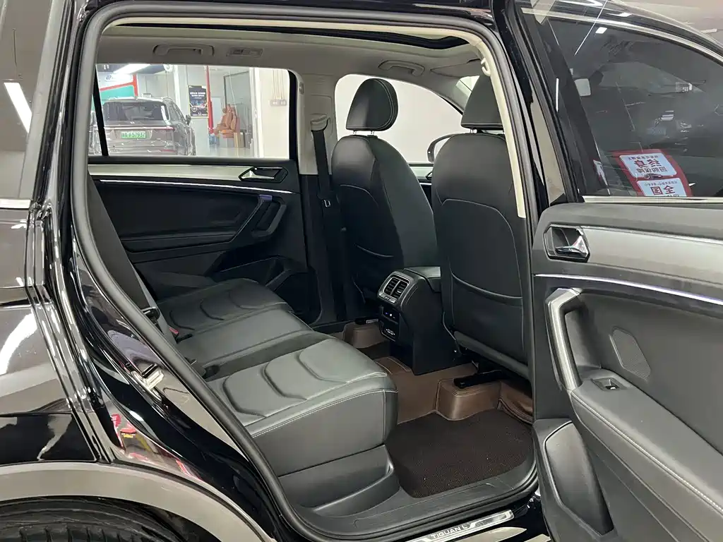 Volkswagen Tiguan L — миниатюра 12