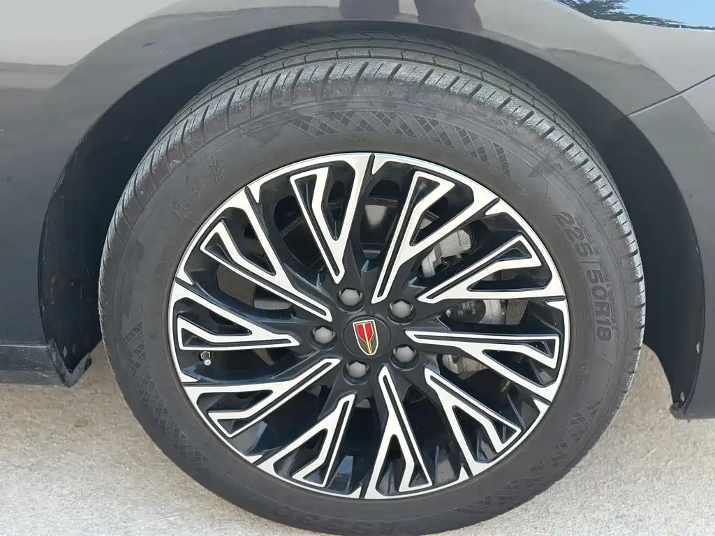 Hongqi Hongqi H5 — миниатюра 20
