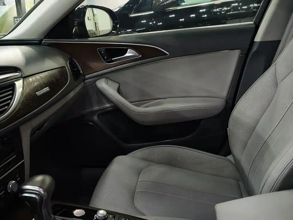 Audi A6L — миниатюра 12