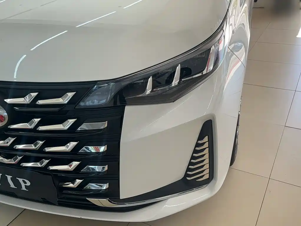 GAC Motor Trumpchi M6 — миниатюра 3