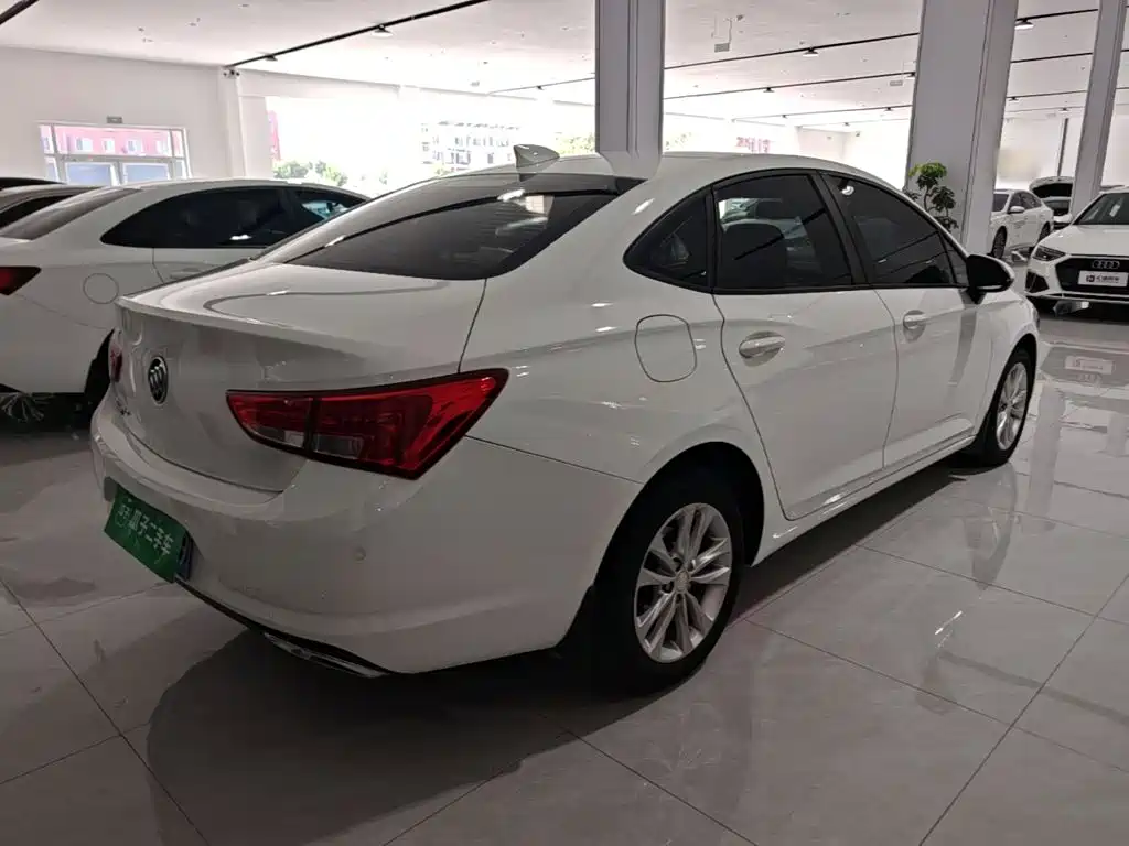 Buick Verano — миниатюра 7