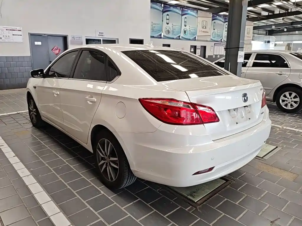 Changan Eado — миниатюра 5