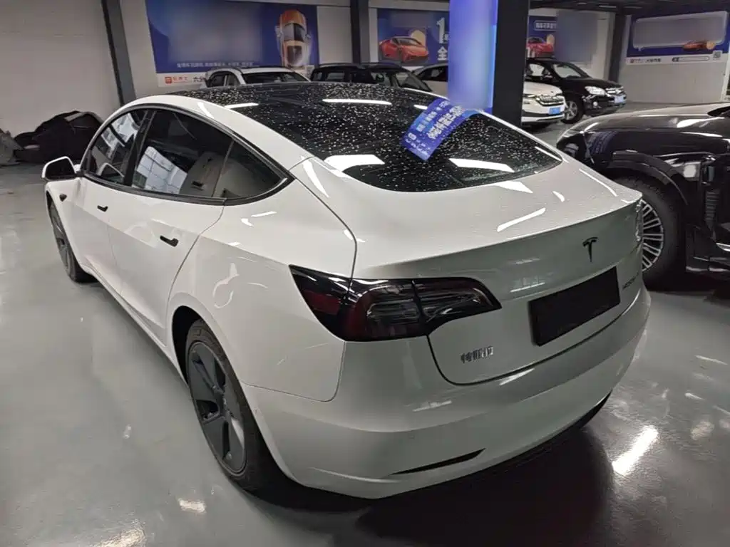 Tesla Model 3 — миниатюра 5