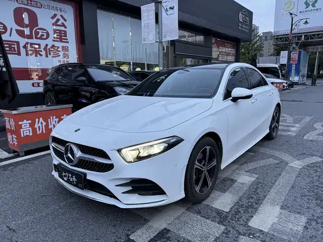MERCEDES-BENZ  A CLASS 2023