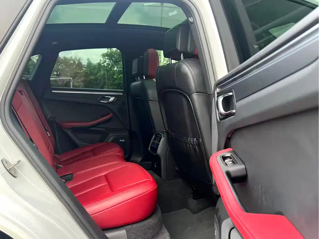 Porsche Macan — миниатюра 24