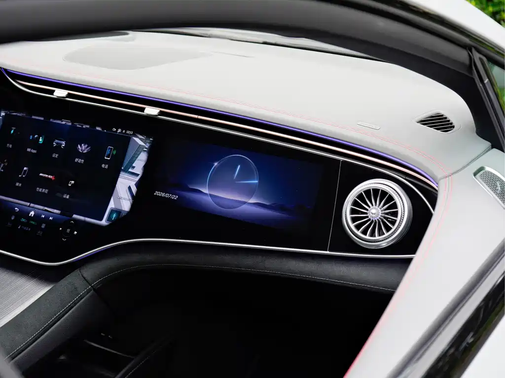 Mercedes-Benz EQE AMG — миниатюра 17
