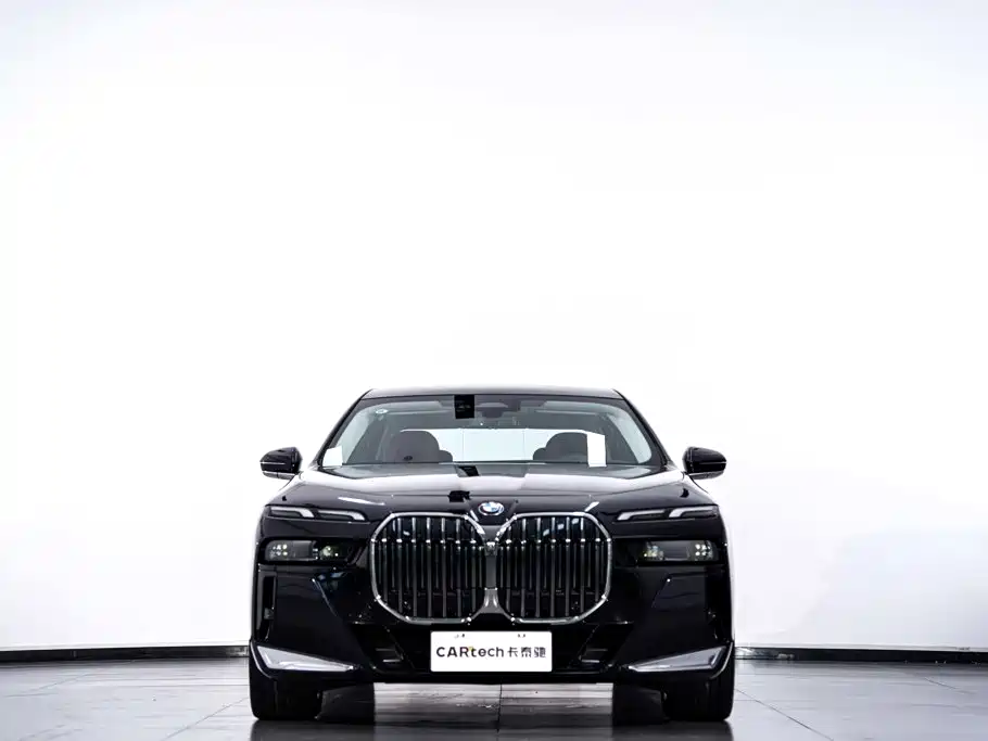 BMW 7 Series — миниатюра 4