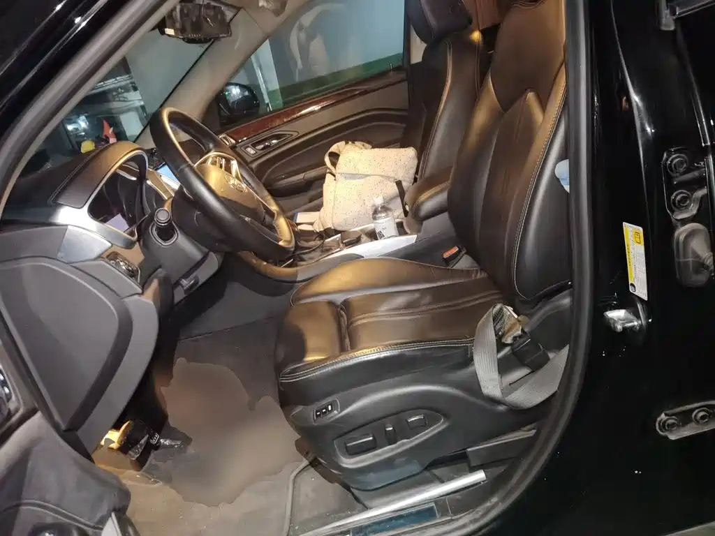 Cadillac SRX — миниатюра 11