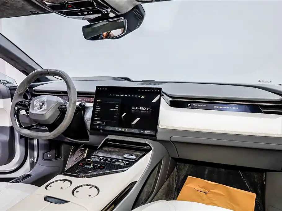 LOTUS SPORTS CAR EMEYA FLOWERS