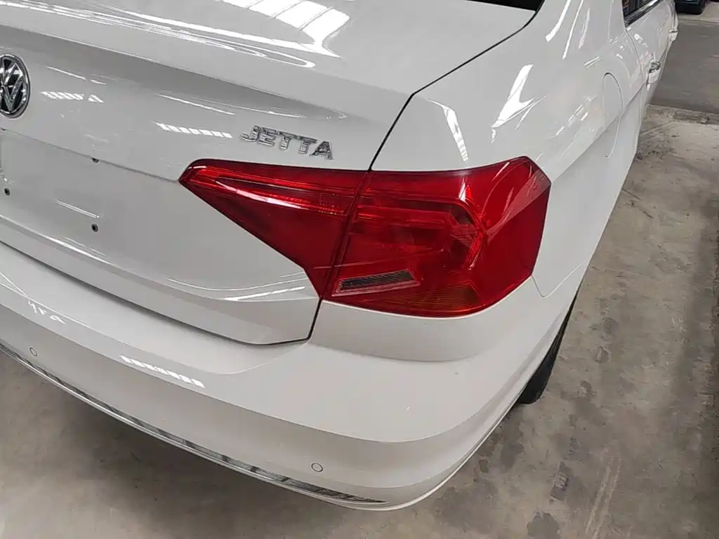Volkswagen Jetta — миниатюра 8