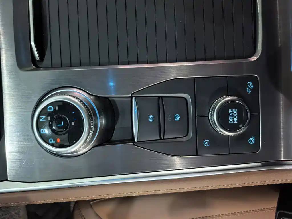 Ford Explorer — миниатюра 10