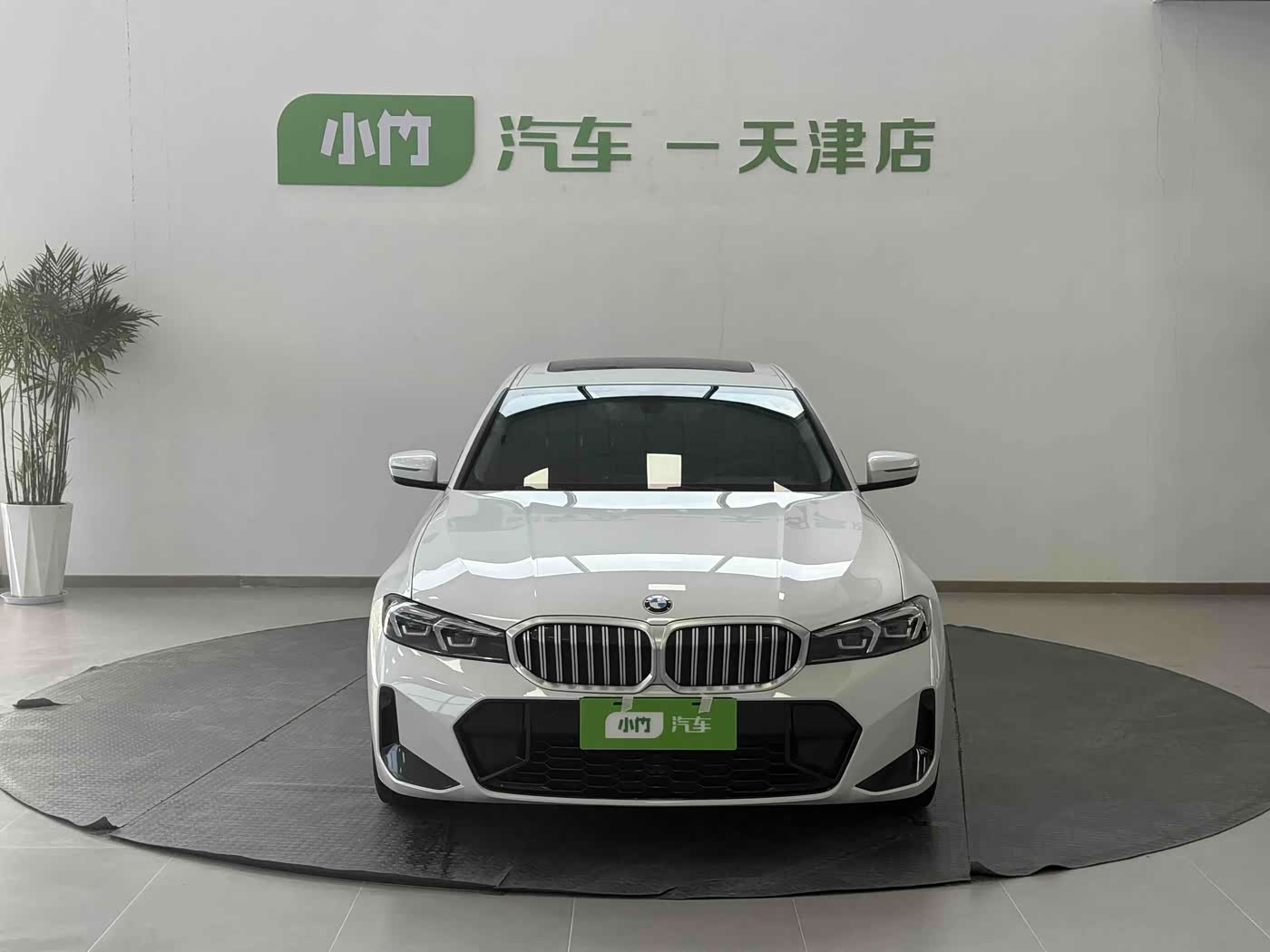 BMW 3 Series 2.0 л 2023 г. Белый, пробег 47000 км