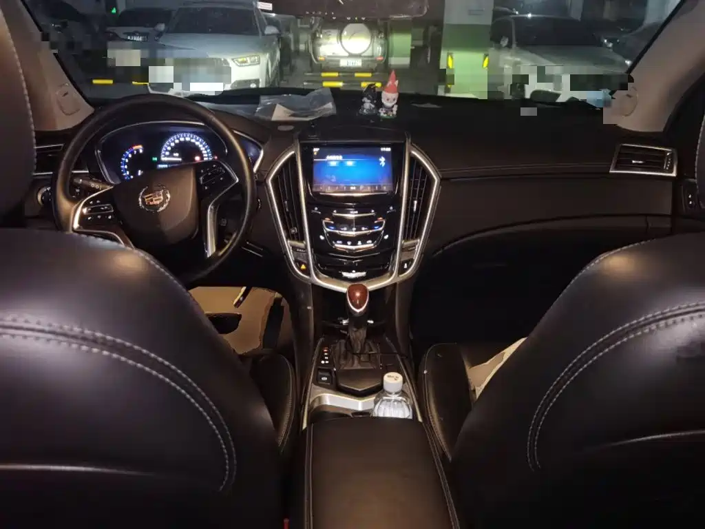 Cadillac SRX — миниатюра 5
