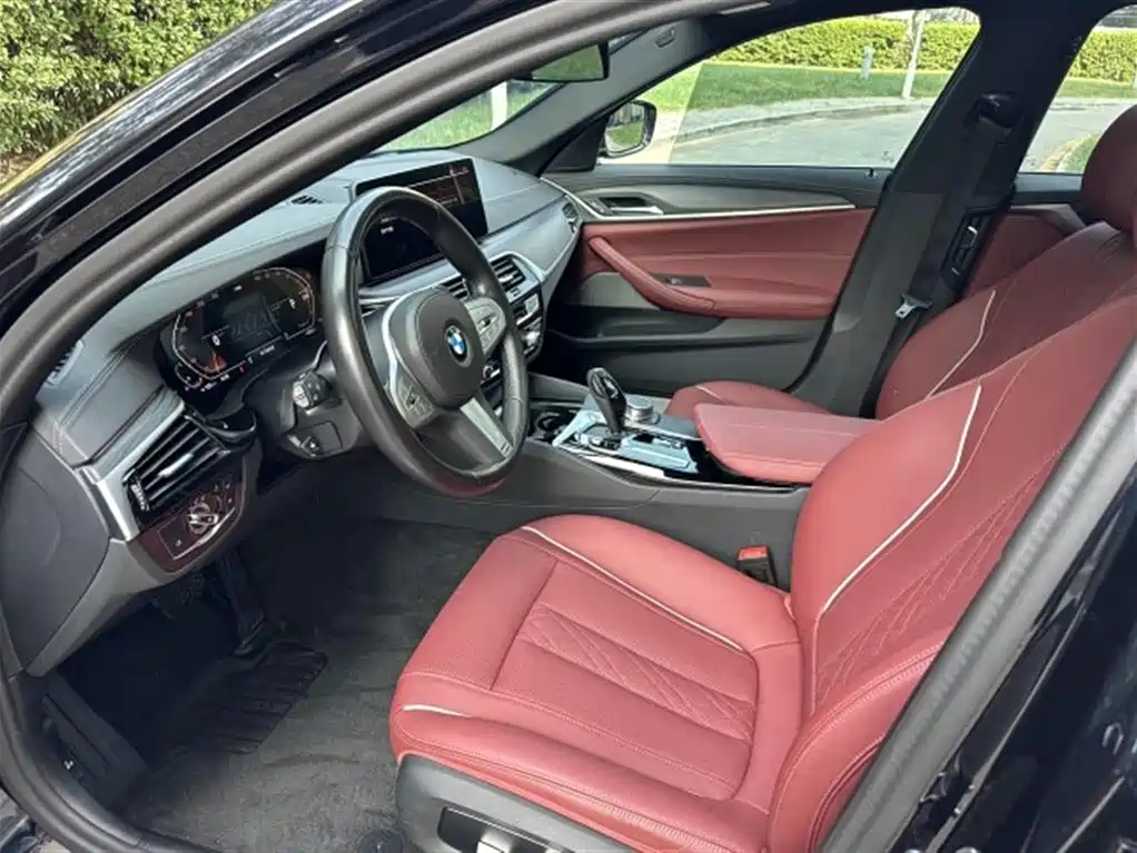 BMW 5 Series — миниатюра 6