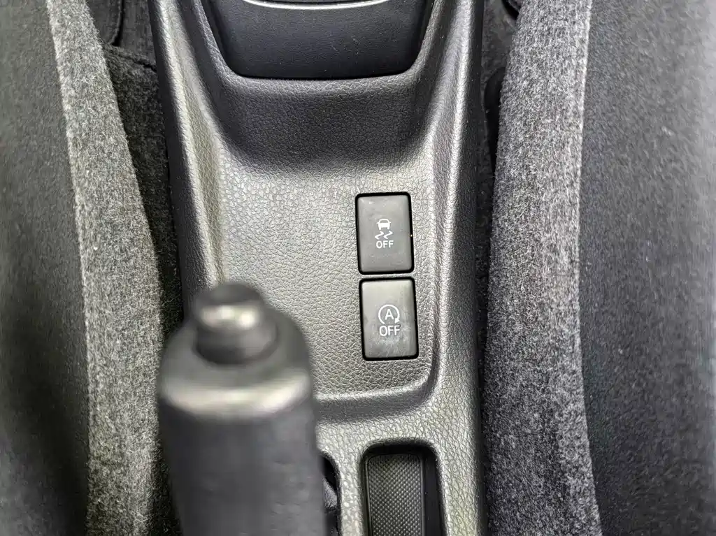 Toyota Yaris L - фото 17