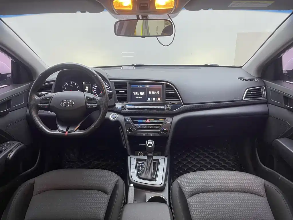 Hyundai Elantra — миниатюра 17
