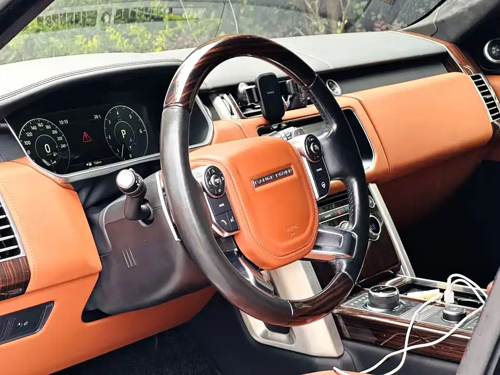 Land Rover Range Rover — миниатюра 3