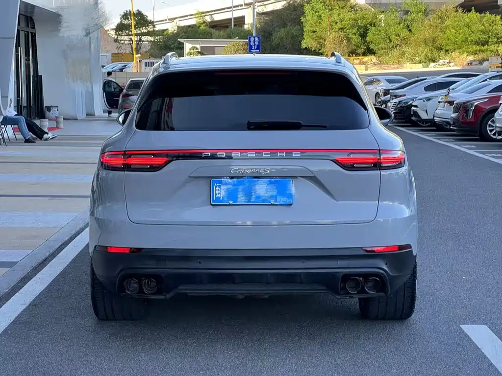 PORSCHE CAYENNE