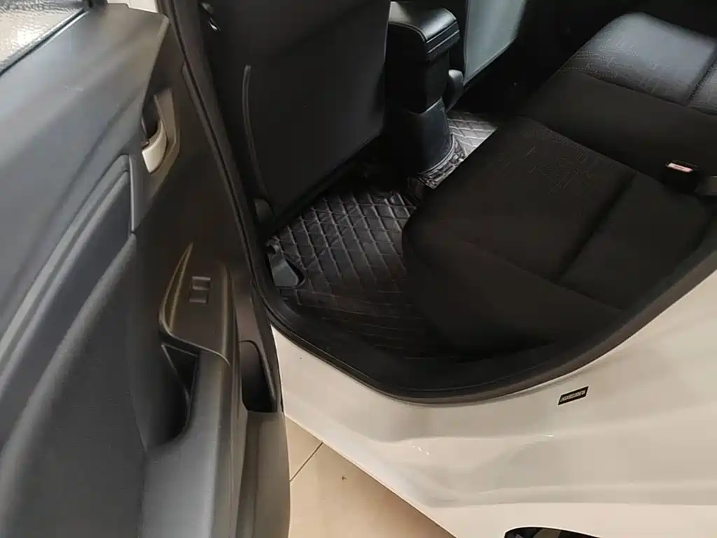 Honda Fit — миниатюра 17