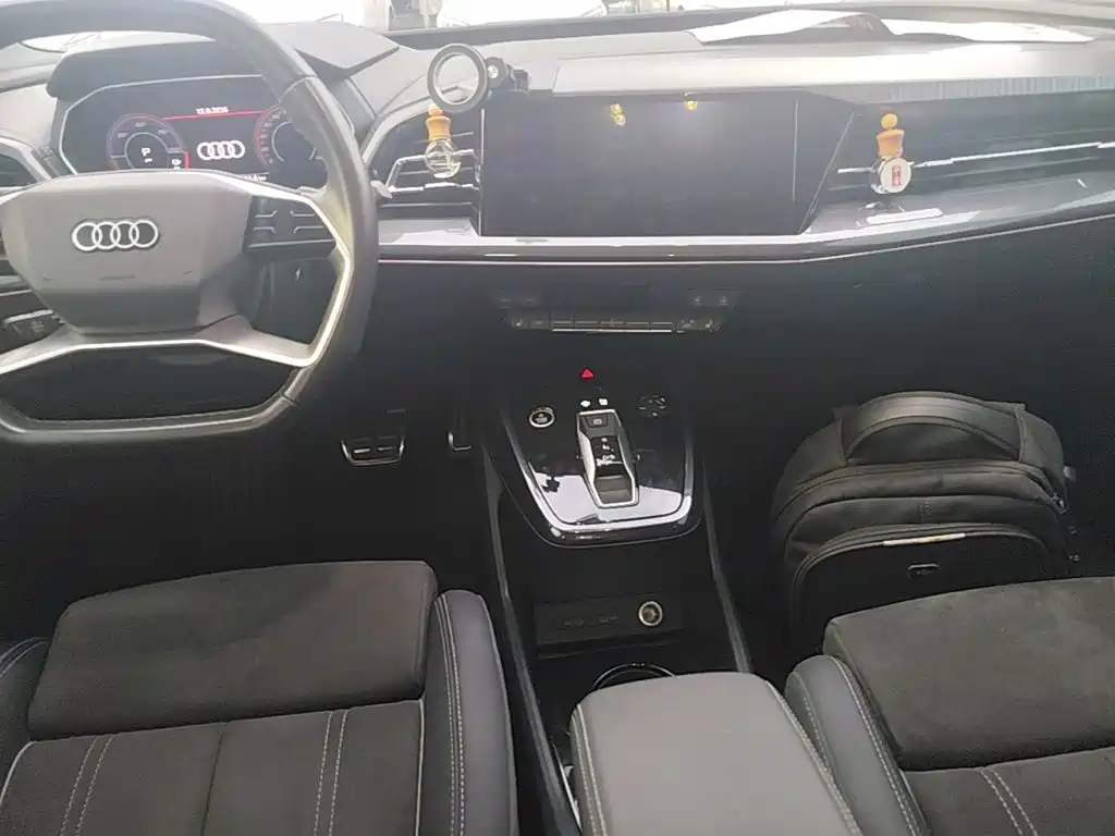 Audi Q4 e-tron — миниатюра 13