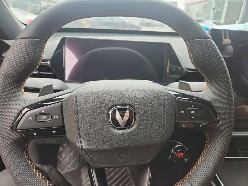 Changan UNI-V — миниатюра 3