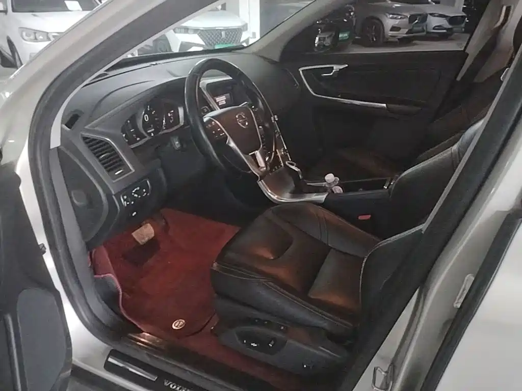 Volvo XC60 — миниатюра 12
