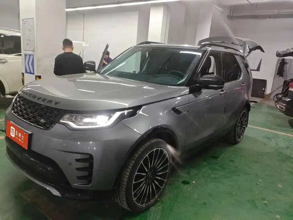 Land Rover Discovery 2023