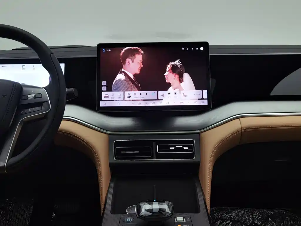 BYD L DM-i — миниатюра 12