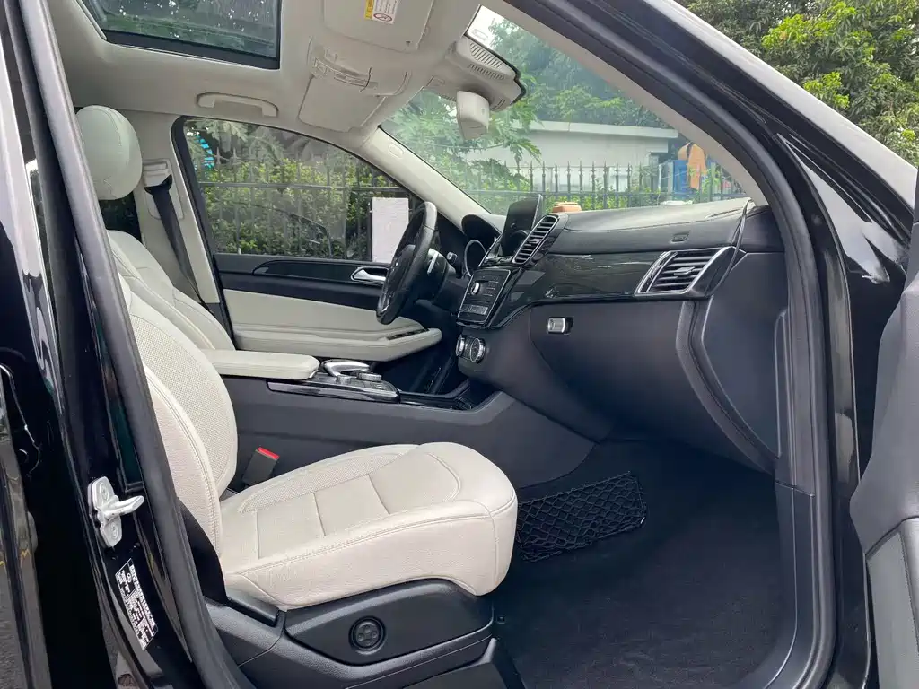 Mercedes-Benz GLS — миниатюра 5
