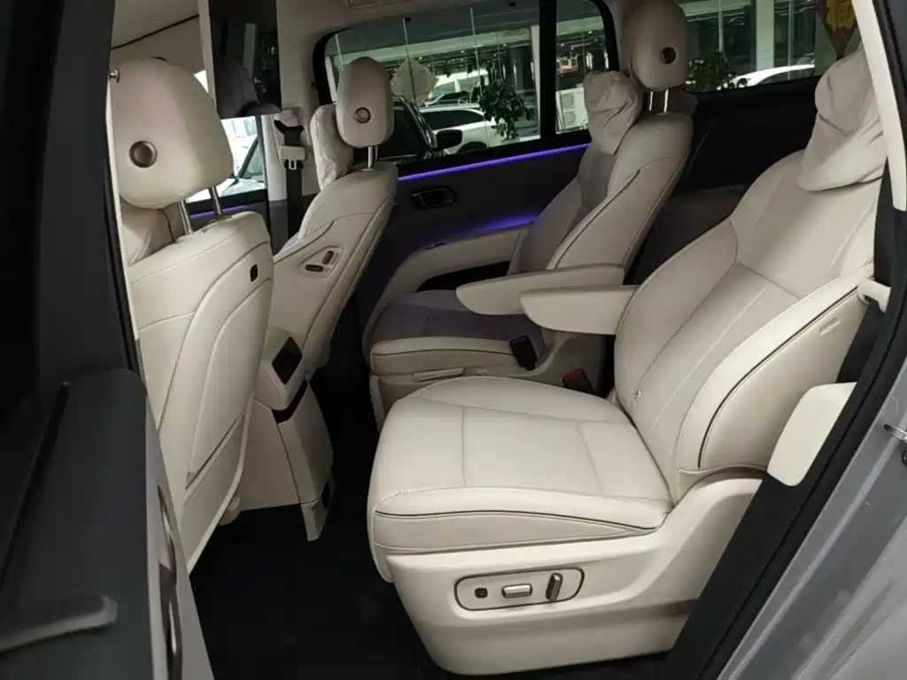 Li Auto Li i8 — миниатюра 17