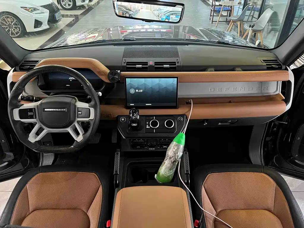 Land Rover Defender — миниатюра 4
