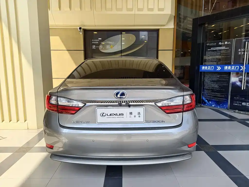 Lexus ES — миниатюра 10