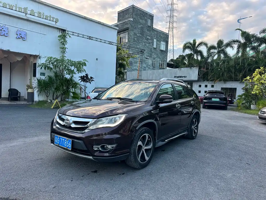 BYD S7