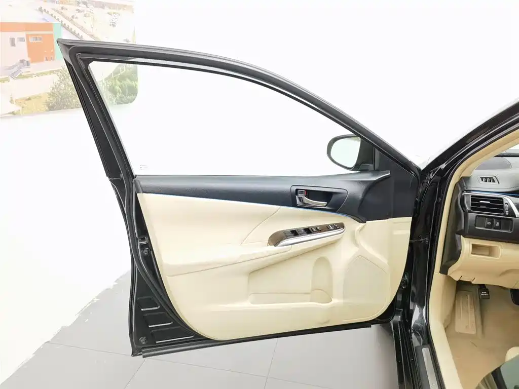 Toyota Camry 2015 2.5G Luxury